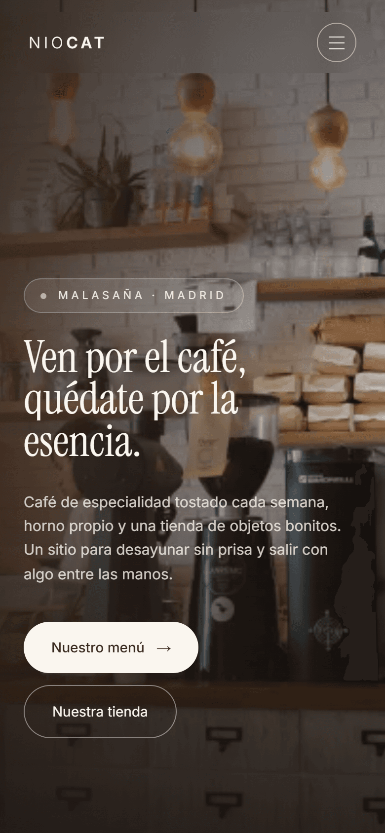 Sitio de muestra para una cafetería, visto en celular